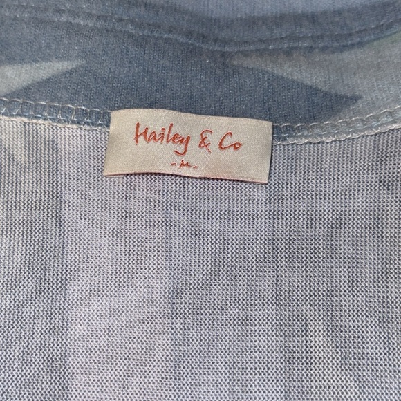 Button down - Picture 2 of 2